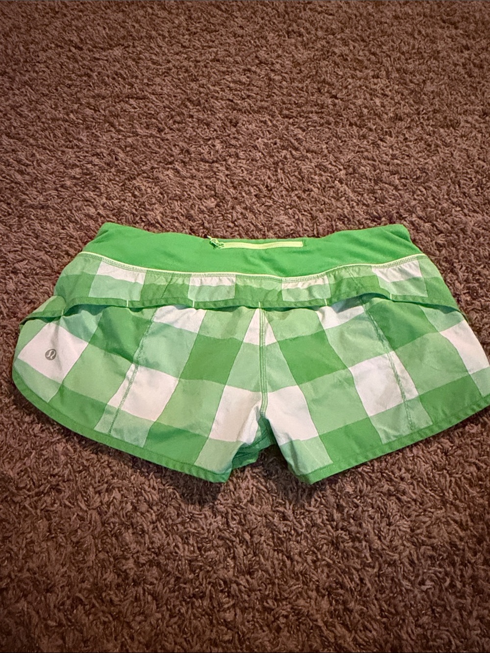 Lululemon green plaid shorts size 8 - Picture 2 of 6